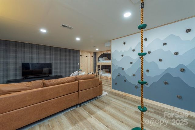 322 Goldenleaf Road, Mars Hill, NC 28754