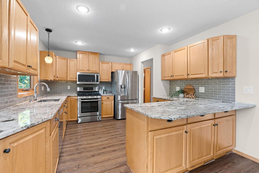 18208 Valley View Road, Eden Prairie, MN 55346 — photo 2