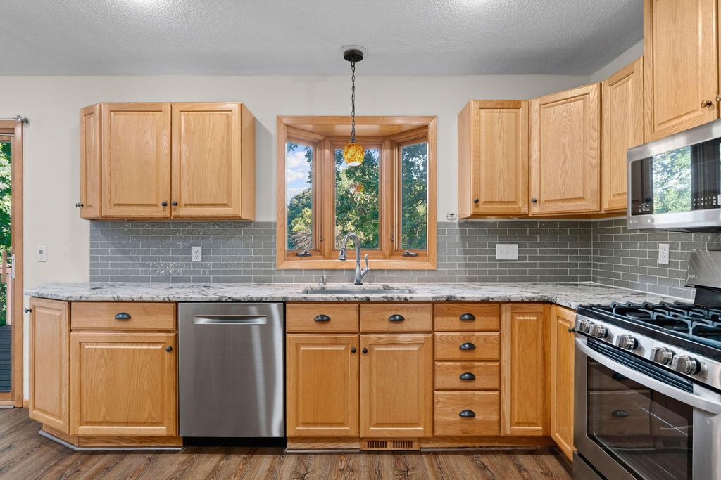 18208 Valley View Road, Eden Prairie, MN 55346 — photo 3