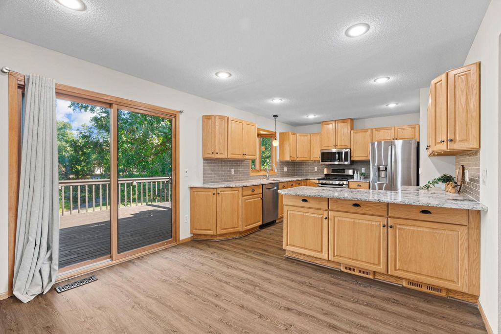 18208 Valley View Road, Eden Prairie, MN 55346 — photo 4