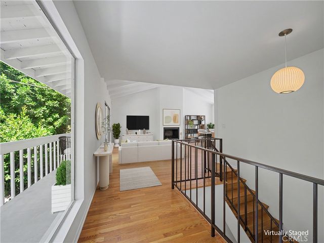10424 Oletha, Los Angeles, CA 90077