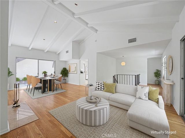 10424 Oletha, Los Angeles, CA 90077