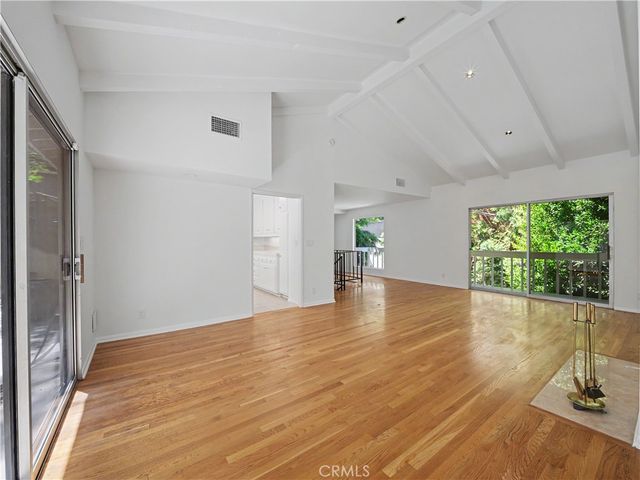 10424 Oletha, Los Angeles, CA 90077