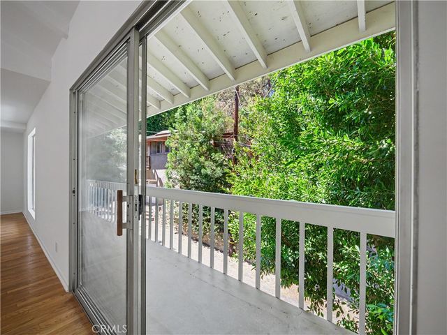10424 Oletha, Los Angeles, CA 90077