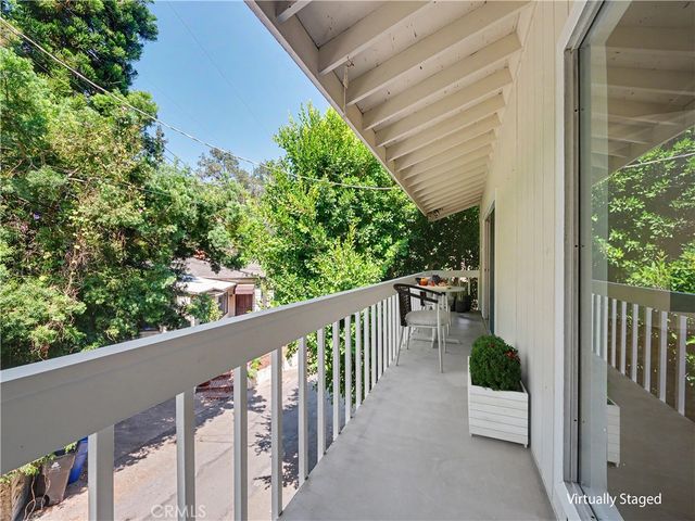 10424 Oletha, Los Angeles, CA 90077