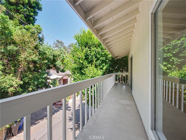 10424 Oletha, Los Angeles, CA 90077