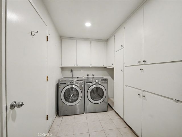 10424 Oletha, Los Angeles, CA 90077