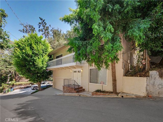 10424 Oletha, Los Angeles, CA 90077