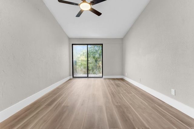 4281 NW 76 Avenue, Davie, FL 33328