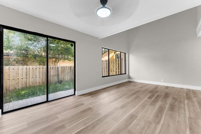 4281 NW 76 Avenue, Davie, FL 33328