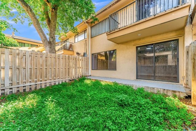 4281 NW 76 Avenue, Davie, FL 33328