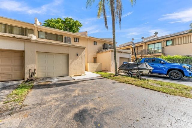 4281 NW 76 Avenue, Davie, FL 33328