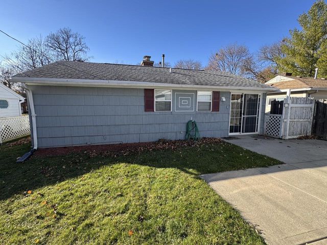 3240 N 84th STREET, Milwaukee, WI 53222