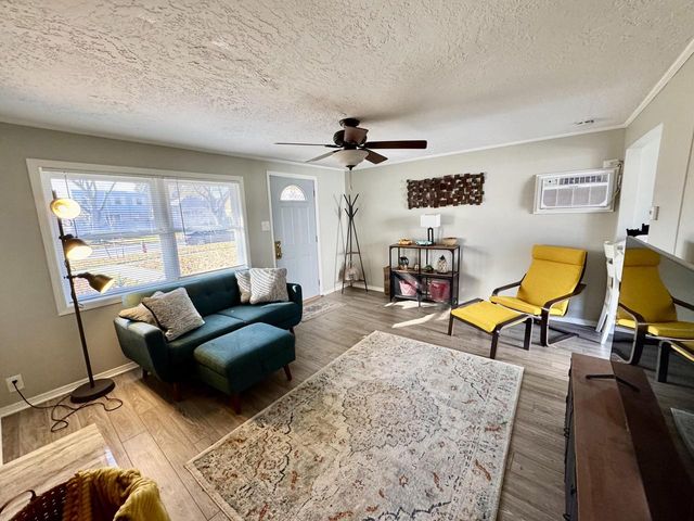 3240 N 84th STREET, Milwaukee, WI 53222