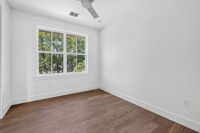 210 W Mockingbird LN 3, Austin, TX 78745