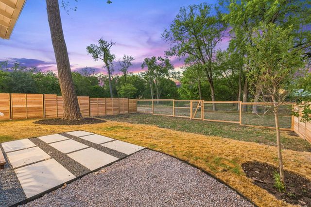 210 W Mockingbird LN 3, Austin, TX 78745
