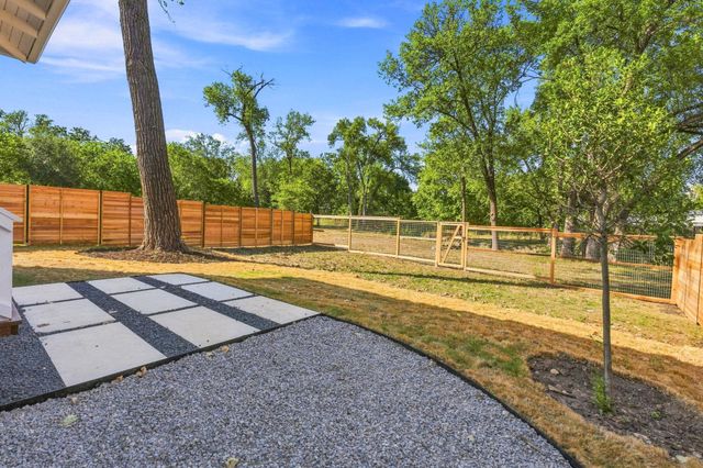 210 W Mockingbird LN 3, Austin, TX 78745