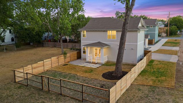 210 W Mockingbird LN 3, Austin, TX 78745