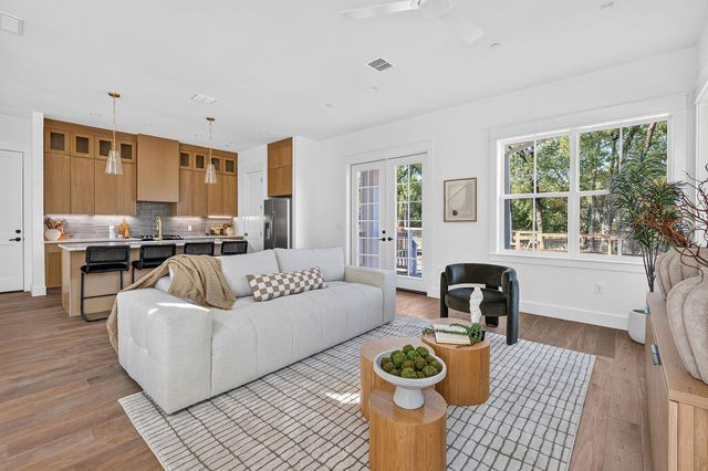 210 W Mockingbird LN 3, Austin, TX 78745