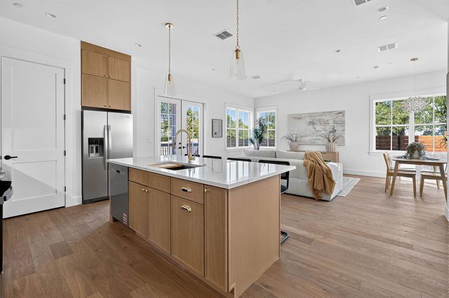 210 W Mockingbird LN 3, Austin, TX 78745