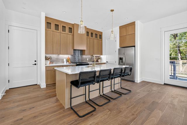 210 W Mockingbird LN 3, Austin, TX 78745