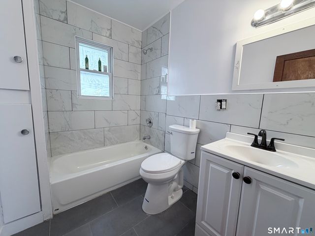 394 Bishop Avenue 1, Bridgeport, CT 06610