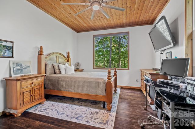 506 Silent Forest Drive, Canton, NC 28716