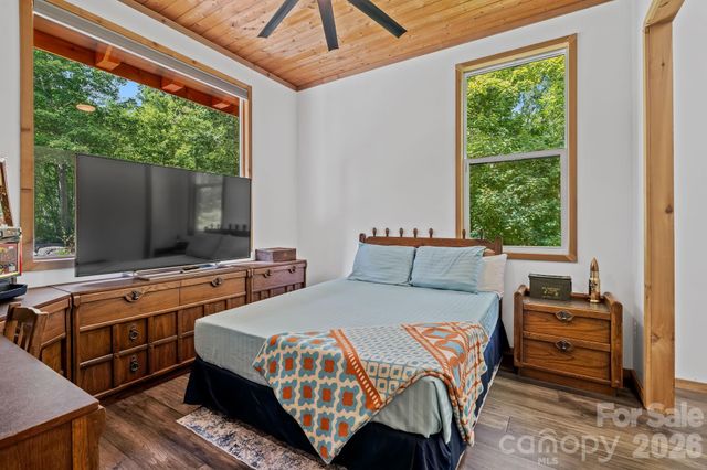 506 Silent Forest Drive, Canton, NC 28716