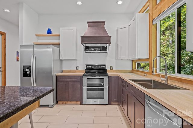 506 Silent Forest Drive, Canton, NC 28716