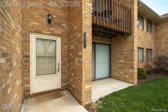 29562 Clarita Street, Livonia, MI 48152