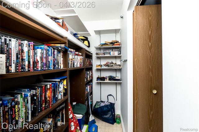 29562 Clarita Street, Livonia, MI 48152