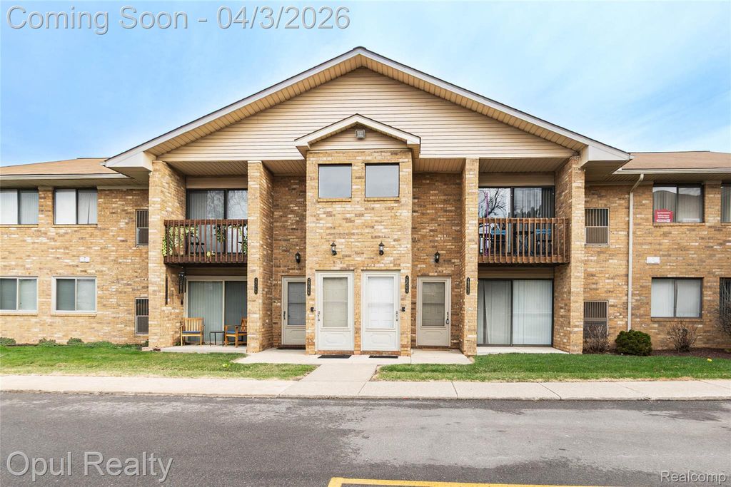 29562 Clarita Street, Livonia, MI 48152