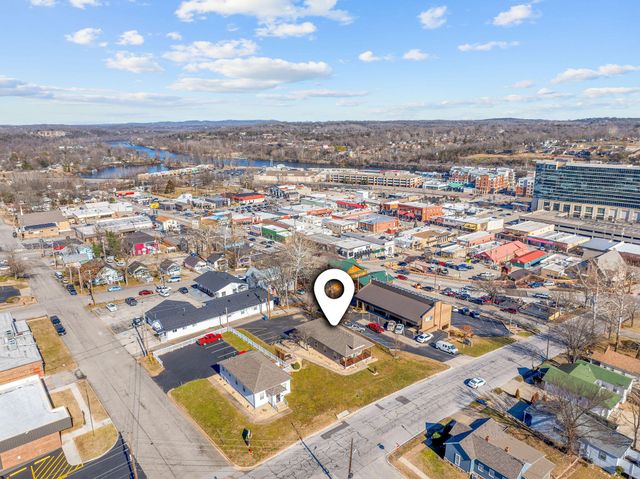 215 W College Street, Branson, MO 65616