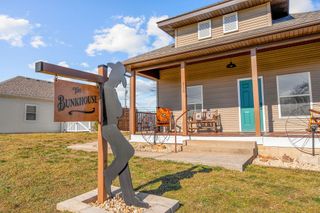 215 W College Street, Branson, MO 65616