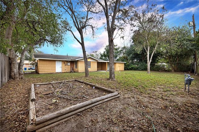 4033 Key West Dr, Corpus Christi, TX 78411