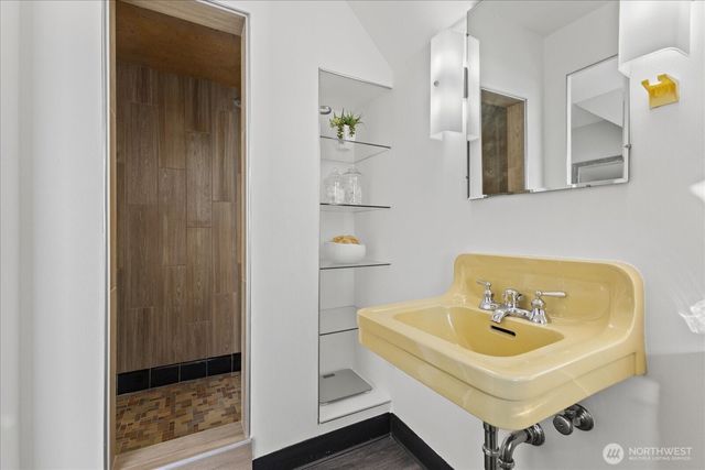 307 W Highland Drive, Seattle, WA 98119