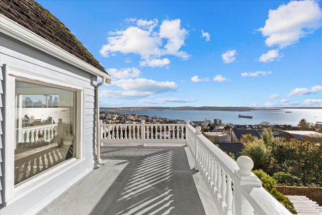 307 W Highland Drive, Seattle, WA 98119