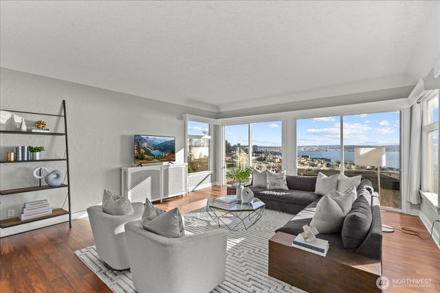 307 W Highland Drive, Seattle, WA 98119