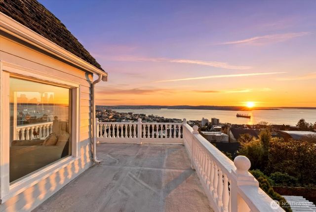 307 W Highland Drive, Seattle, WA 98119