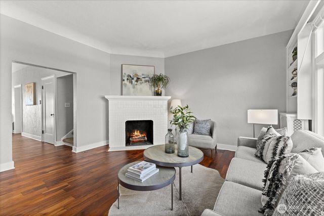 307 W Highland Drive, Seattle, WA 98119