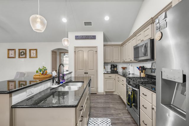 7908 Avenue J, Lubbock, TX 79423