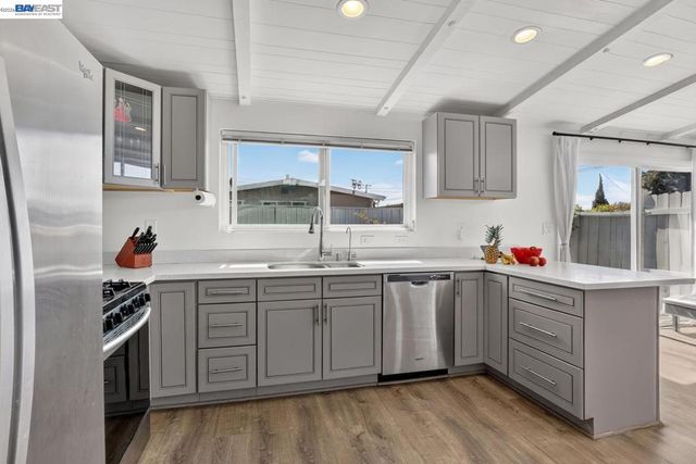 2786 Bal Harbor Ln, Hayward, CA 94545