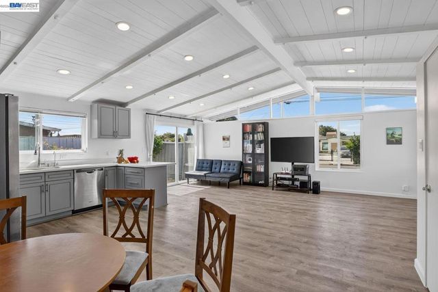 2786 Bal Harbor Ln, Hayward, CA 94545