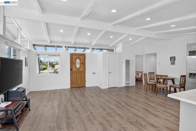 2786 Bal Harbor Ln, Hayward, CA 94545