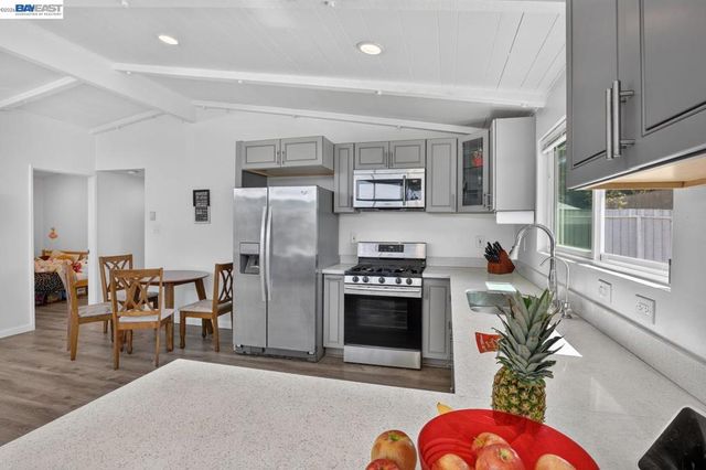 2786 Bal Harbor Ln, Hayward, CA 94545