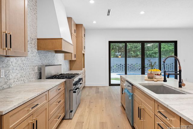 718 RIDGEMONT AVE, Terrell Hills, TX 78209