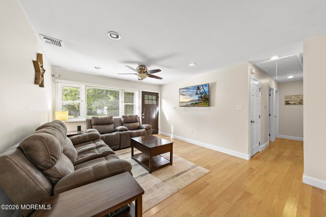 211 3rd Avenue, Tuckerton, NJ 08087