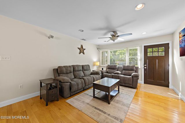 211 3rd Avenue, Tuckerton, NJ 08087