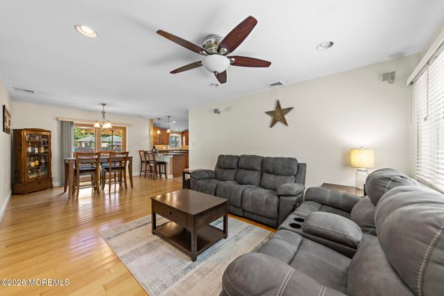 211 3rd Avenue, Tuckerton, NJ 08087