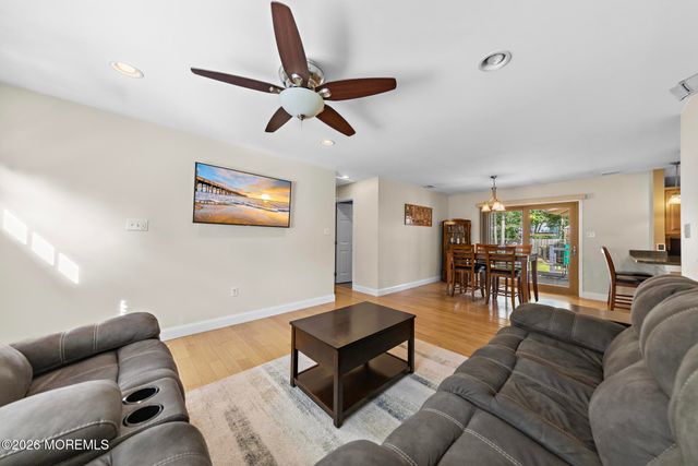 211 3rd Avenue, Tuckerton, NJ 08087